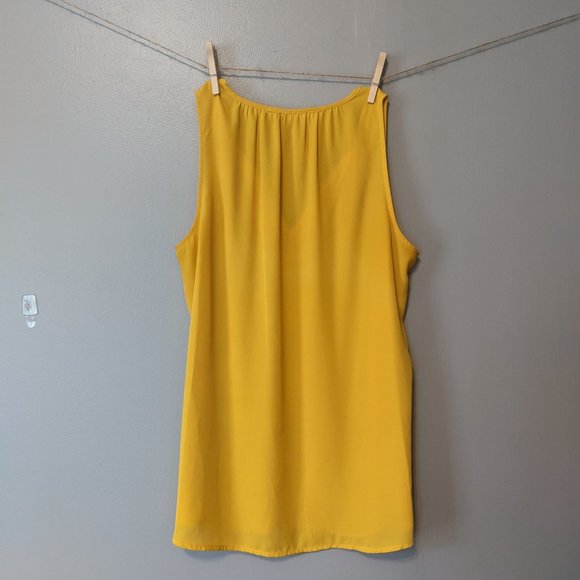 Violet + Claire Yellow Sleeveless Blouse Medium - Picture 6 of 7